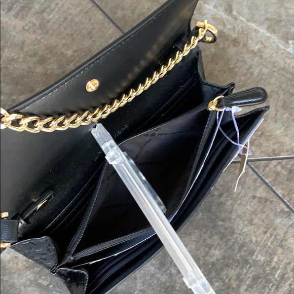 MICHAEL KORS JET SET ITEM LG WALLET ON A CHAIN - Picture 4 of 16